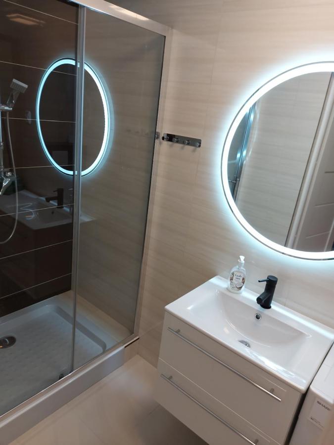 Nowy Apartament Jednopokojowy Z Lazienka 斯维诺乌伊希切 外观 照片